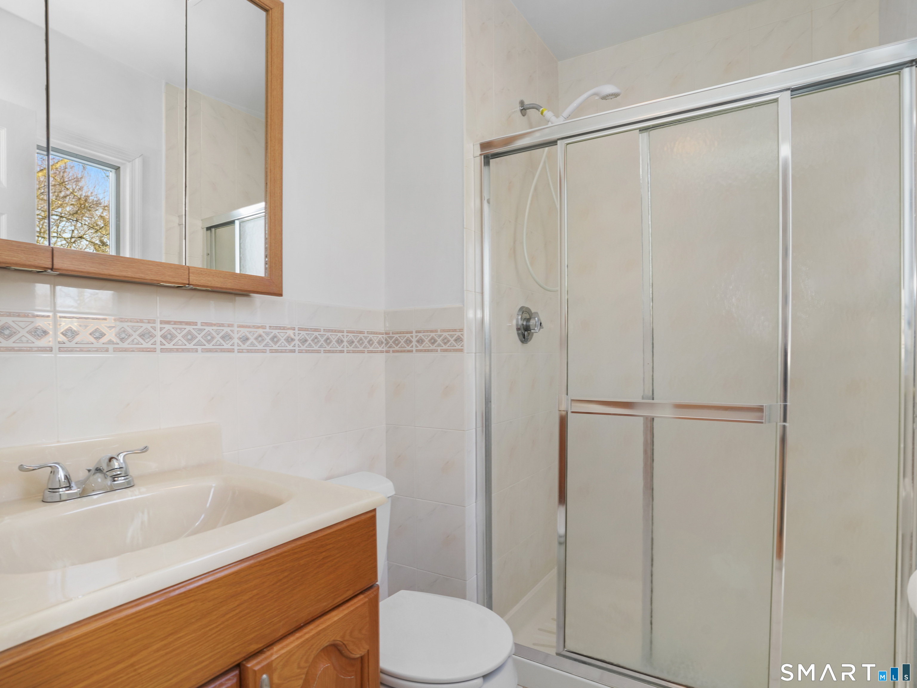 158 Mayfair Road Fairfield, CT 06824 - Photo 8 of 31