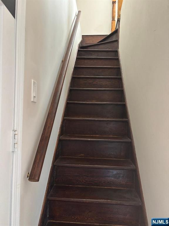 476 Washington Avenue, Unit 2 Hackensack, NJ 07601 - Photo 3 of 9 a view of entryway