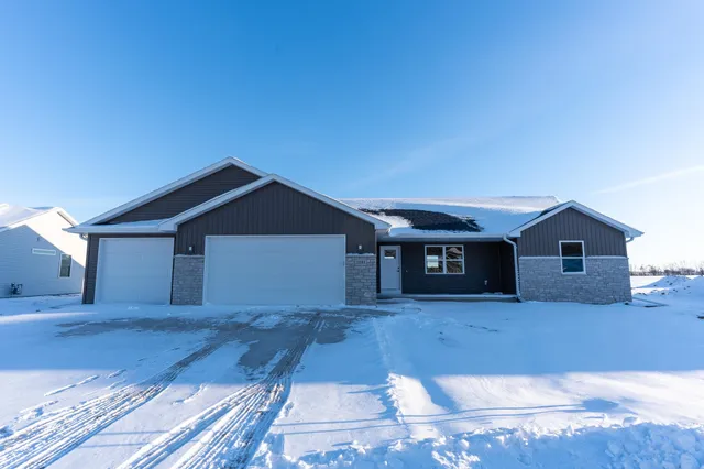 $359,900 | 1241 West Thorn Creek Drive, Hilbert, WI 54129