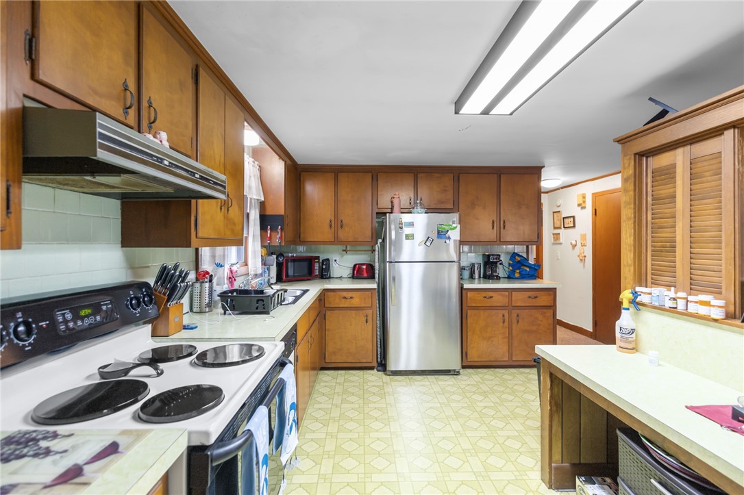 121 Heather Street Cranston, RI 02920 - Photo 19 of 31