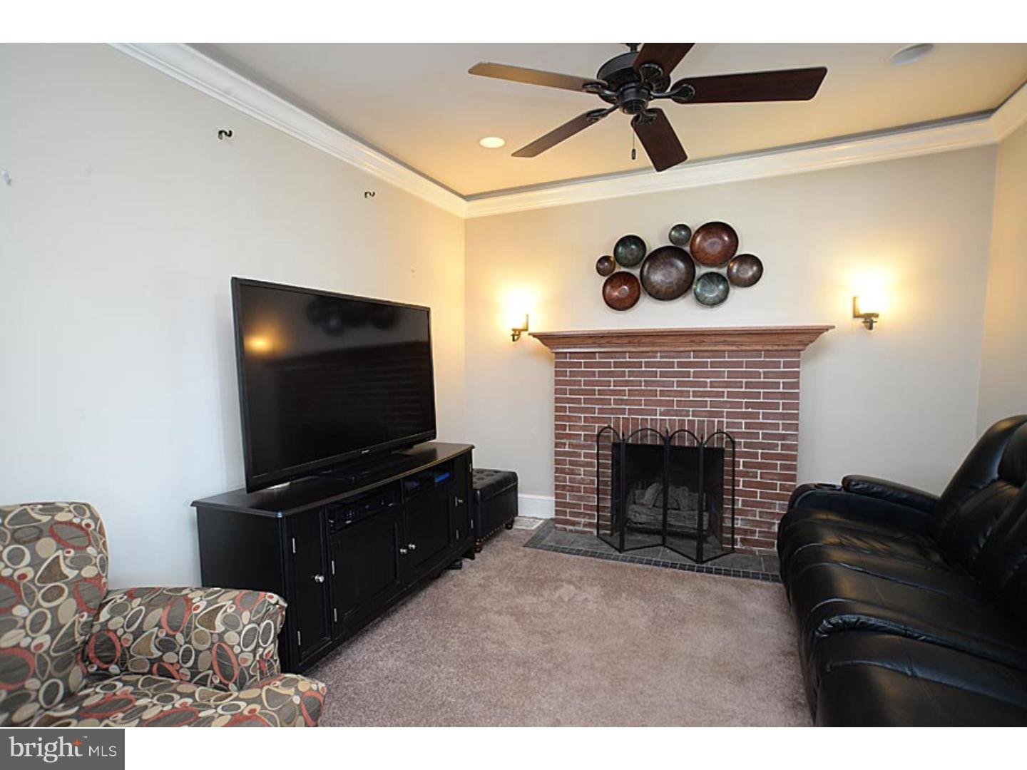 27 Upland Road Brookhaven, PA 19015 - Photo 7 of 25 Living Room