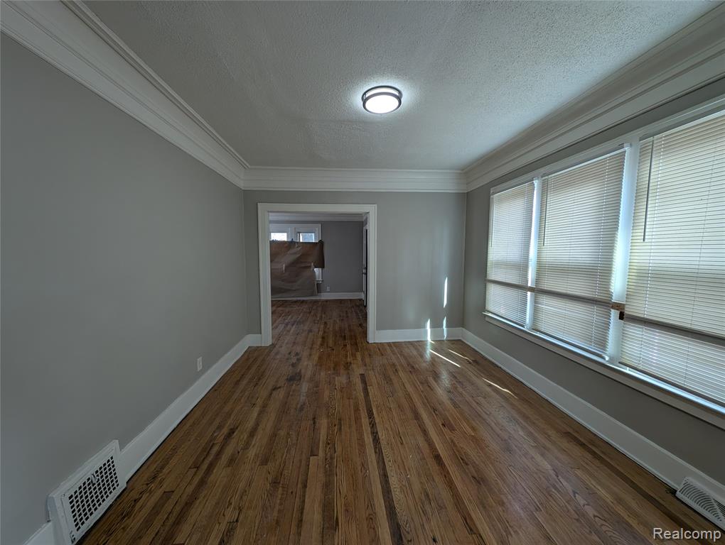 369 Newport Street Detroit, MI 48215 - Photo 17 of 32