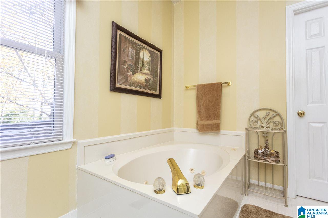 4041 South Shades Crest Road Birmingham, AL 35244 - Photo 25 of 45