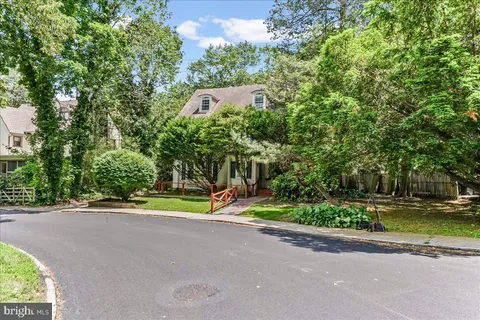 $679,000 | 4 East Lodges Lane, Bala Cynwyd, PA 19004