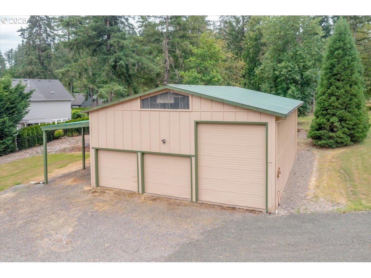 9076 Daleview Road Southeast Salem, OR 97317 - Photo 38 of 45 a house that has a tree in the background