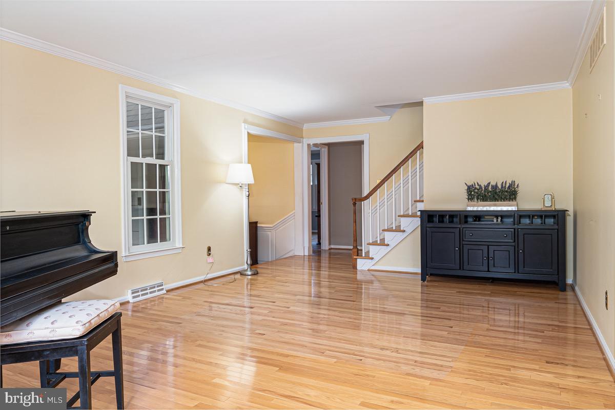 136 Partree Road Cherry Hill, NJ 08003 - Photo 13 of 42 Living room