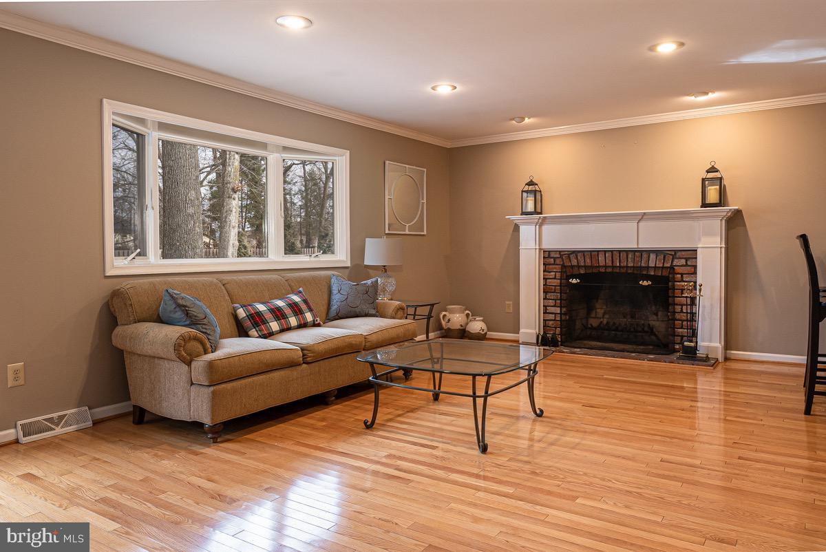 136 Partree Road Cherry Hill, NJ 08003 - Photo 20 of 42 Family room
