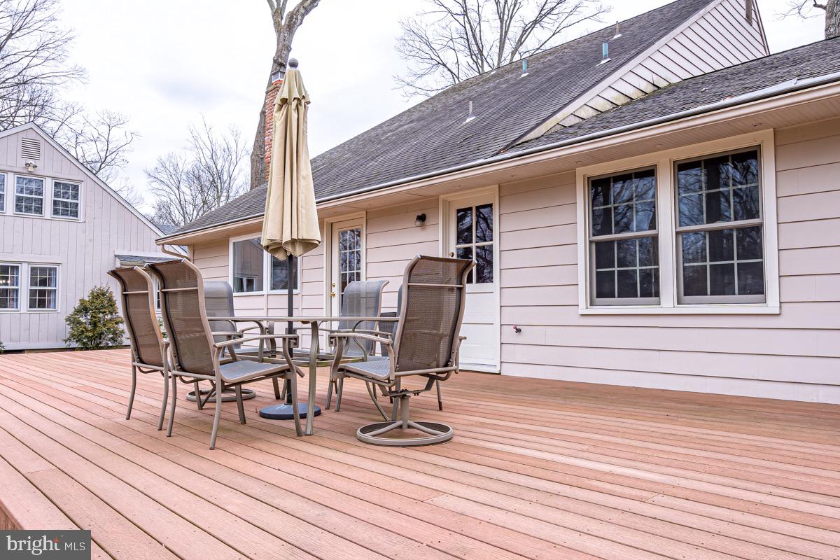 136 Partree Road Cherry Hill, NJ 08003 - Photo 41 of 42 Wood composite deck