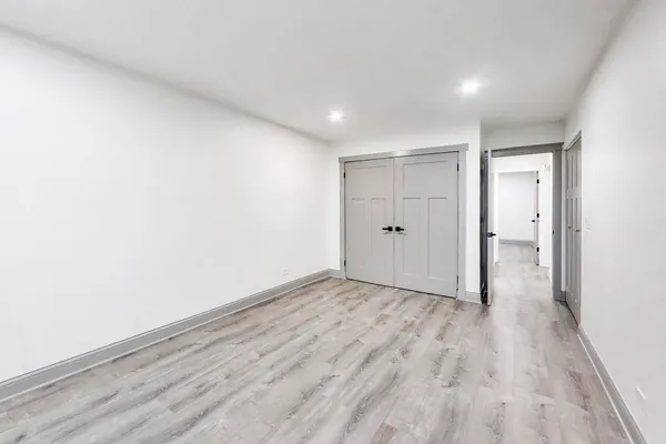$2,000 | 6882 West Touhy Avenue, Unit 1A, Niles, IL 60714