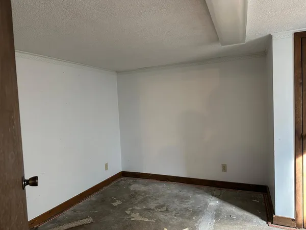$127,900 | 631 North Cedar Street, Luverne, MN 56156