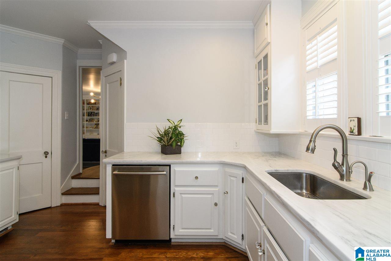 724 Linwood Road Birmingham, AL 35222 - Photo 15 of 38