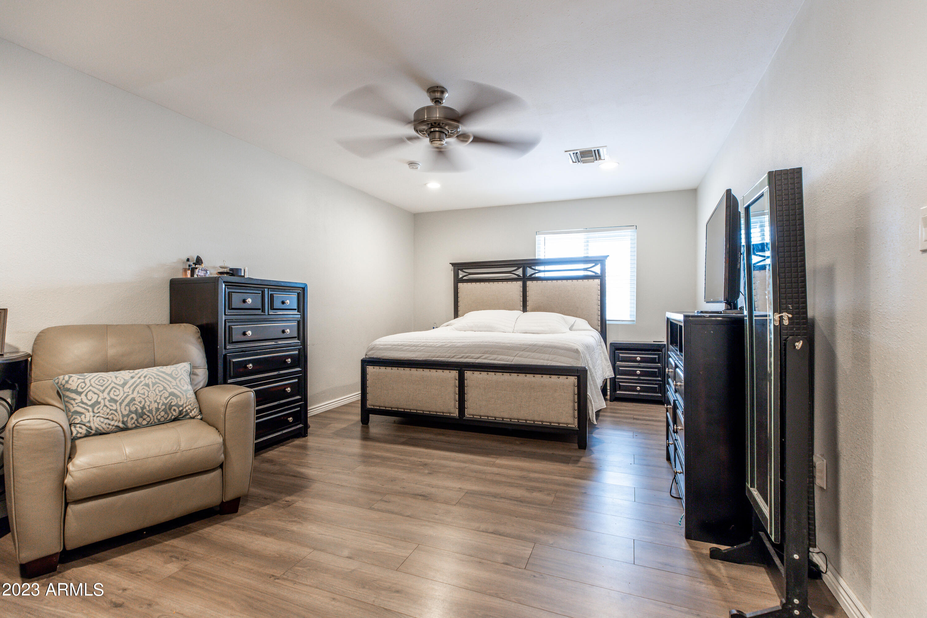 14446 North 40th Place Phoenix, AZ 85032 - Photo 12 of 32 Propert Photo-13