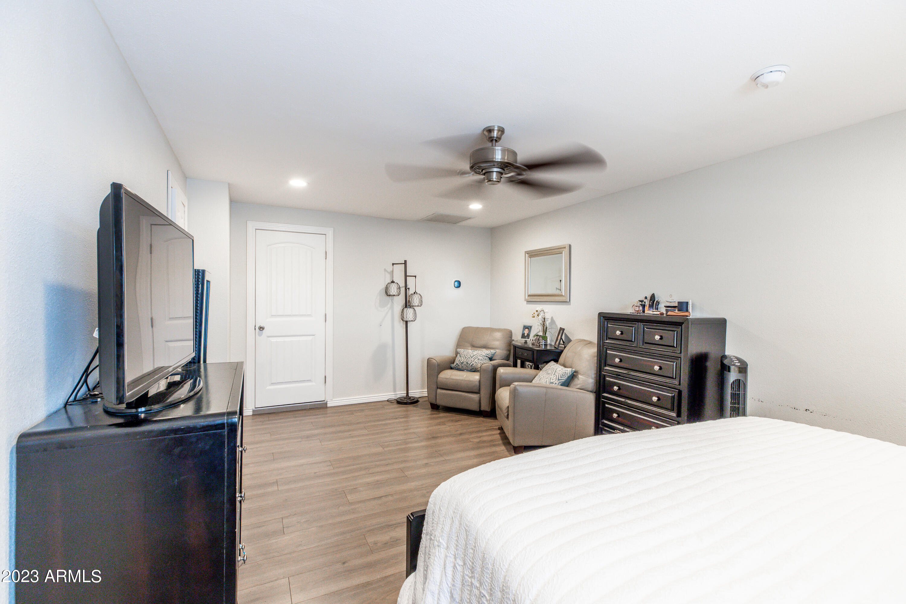 14446 North 40th Place Phoenix, AZ 85032 - Photo 14 of 32 Propert Photo-15