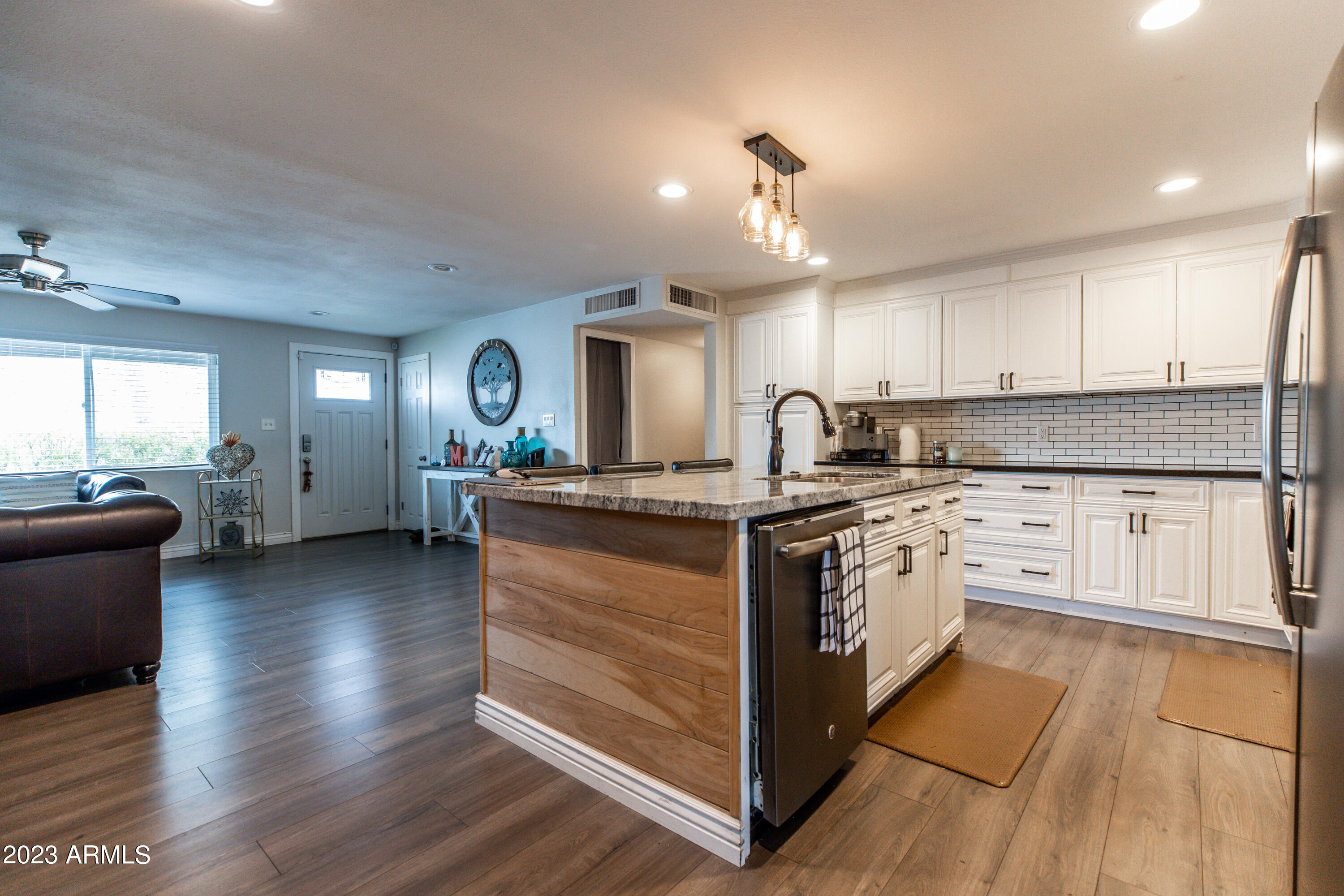 14446 North 40th Place Phoenix, AZ 85032 - Photo 22 of 32 Propert Photo-23