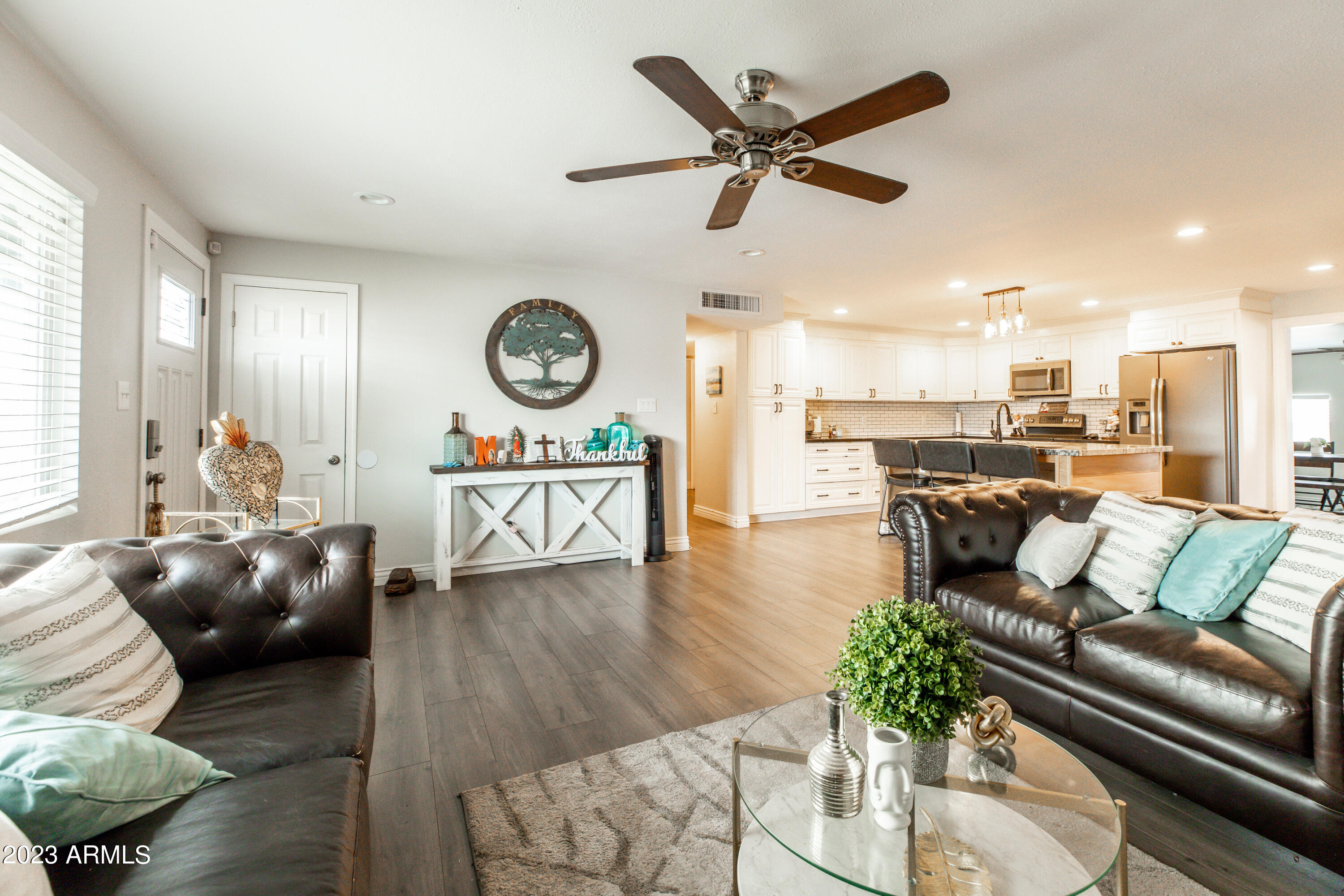 14446 North 40th Place Phoenix, AZ 85032 - Photo 6 of 32 Propert Photo-7