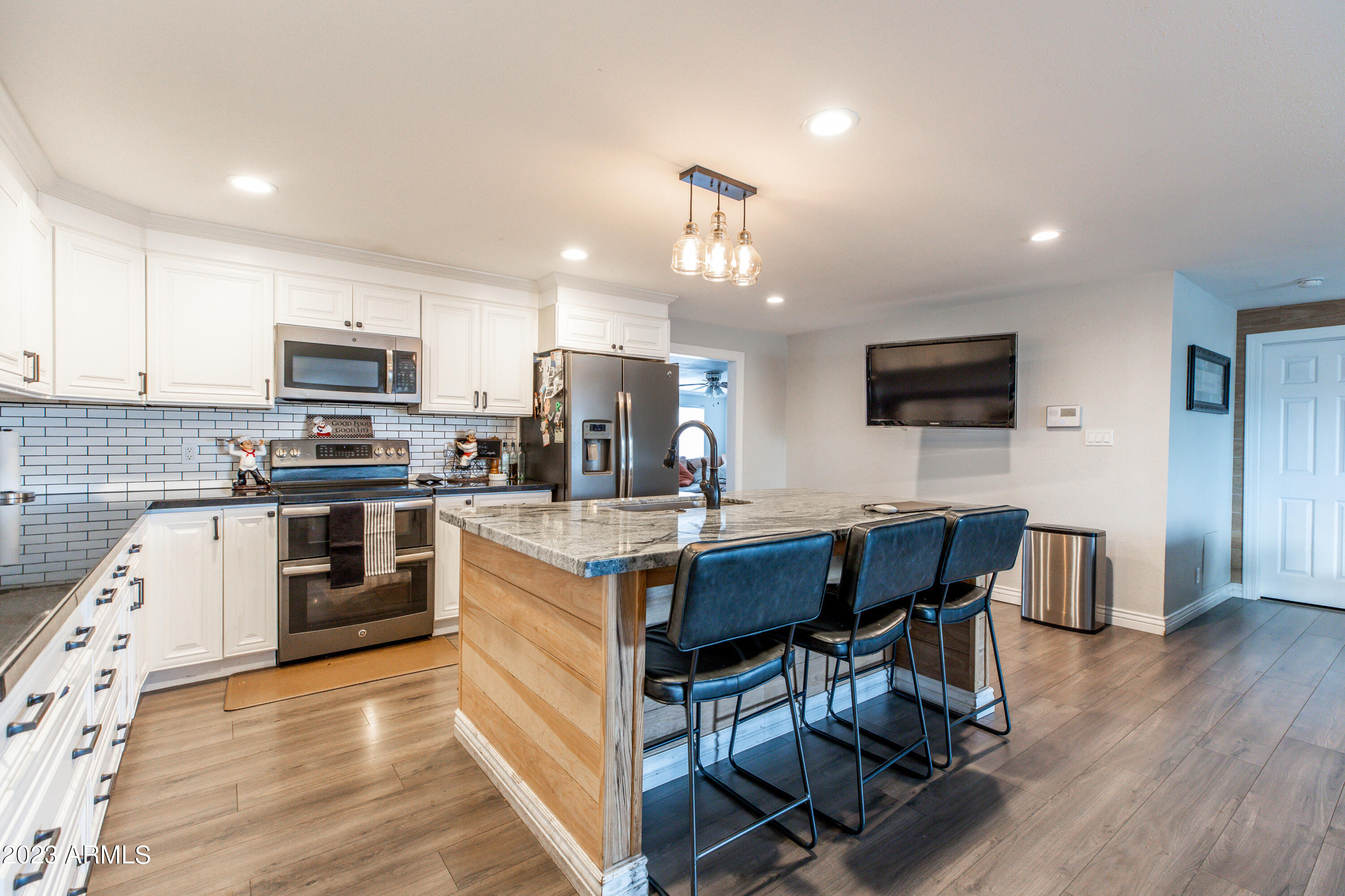 14446 North 40th Place Phoenix, AZ 85032 - Photo 9 of 32 Propert Photo-10