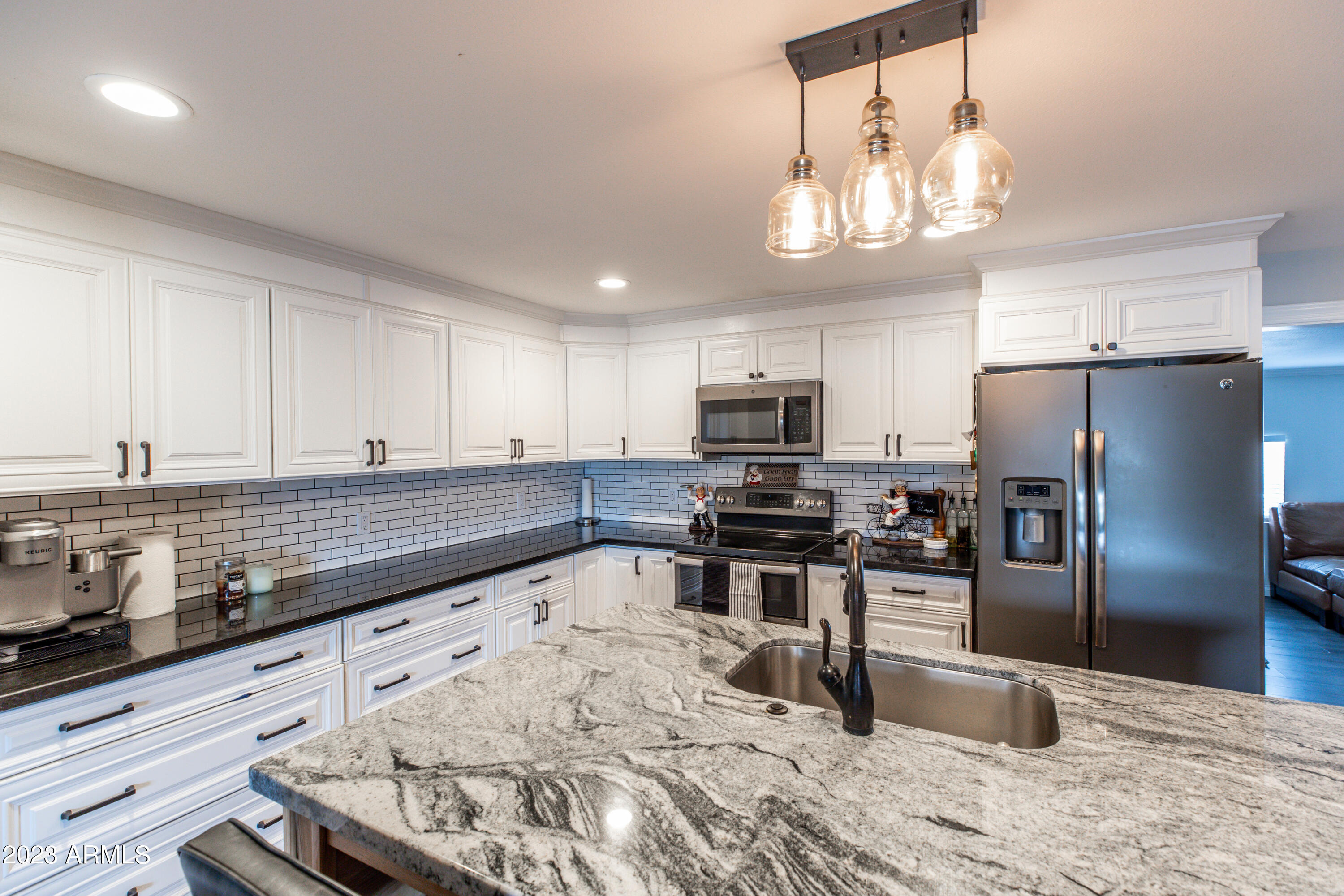 14446 North 40th Place Phoenix, AZ 85032 - Photo 10 of 32 Propert Photo-11