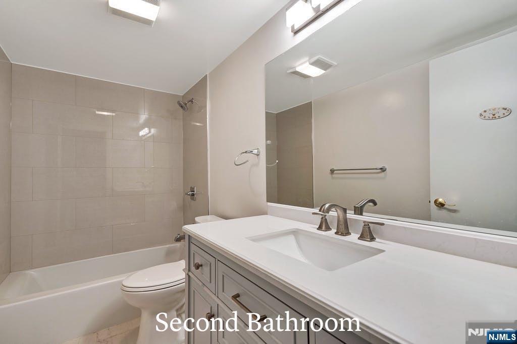 301 Chase Court Edgewater, NJ 07020 - Photo 13 of 13