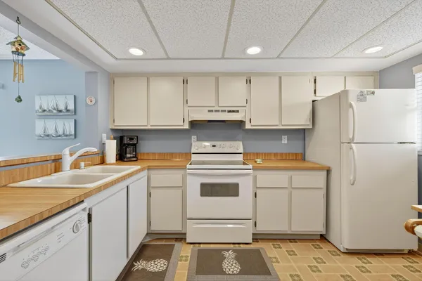 $2,500 | 10310 South Ocean Drive, Unit 610, Jensen Beach, FL 34957