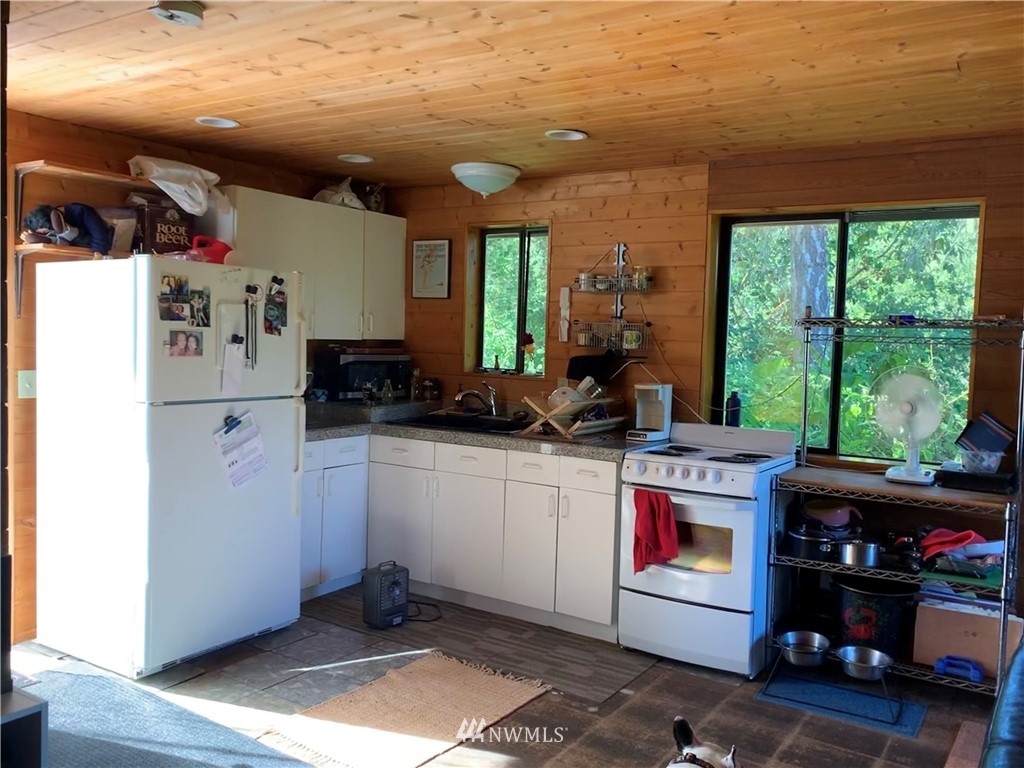 5161 Roche Harbor Road San Juan Island, WA 98250 - Photo 30 of 40 Gallery Image 30