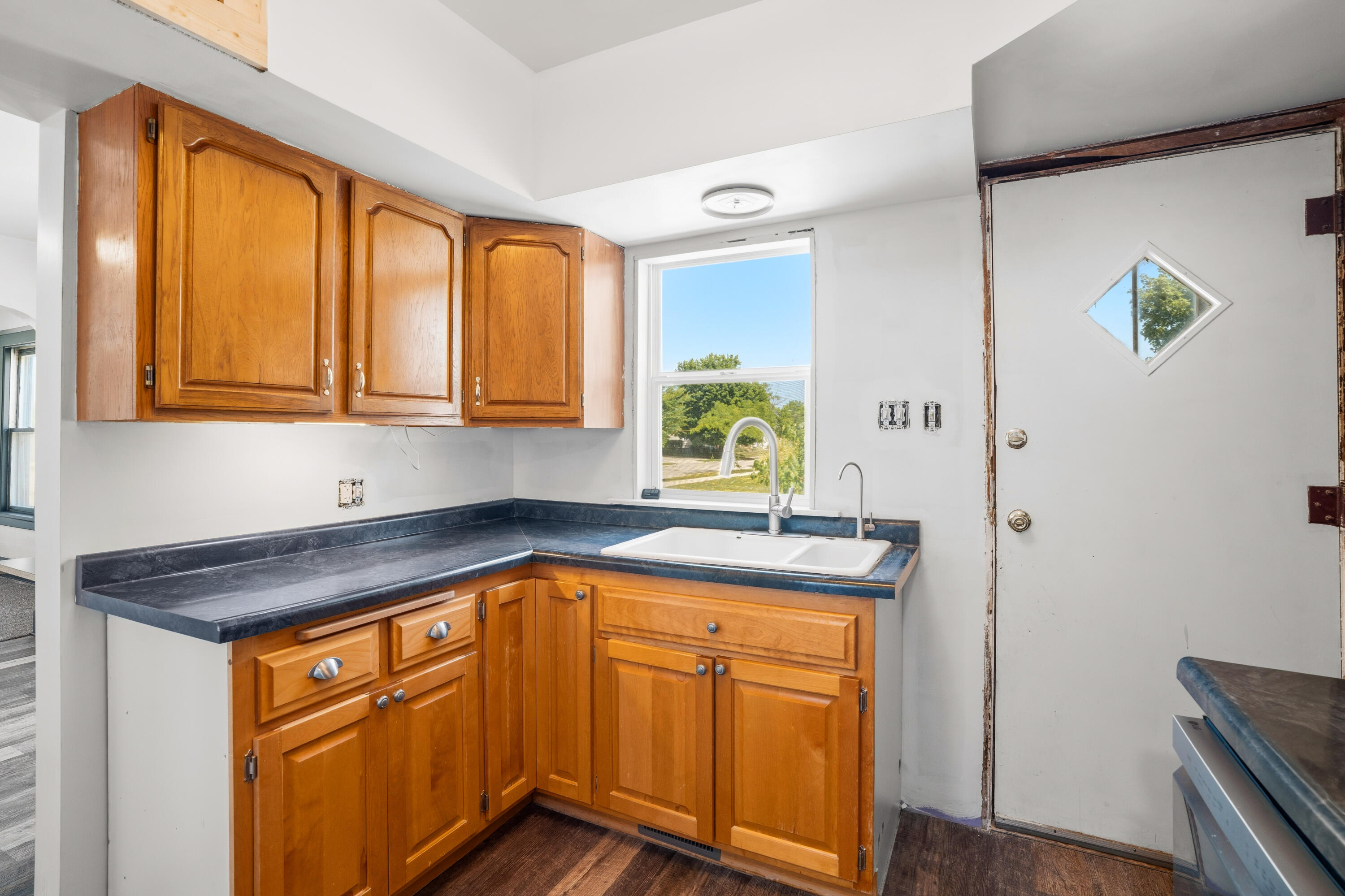 1801 Flett Avenue Racine, WI 53403 - Photo 6 of 27 Wood Cabinets