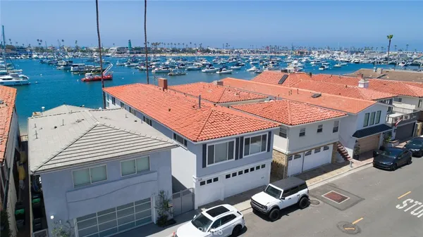 $8,800,000 | 439 Via Lido Soud, Newport Beach, CA 92663