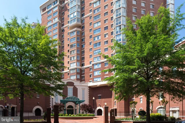 $850,000 | 2121 Jamieson Avenue, Unit 401, Alexandria, VA 22314