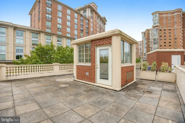 $850,000 | 2121 Jamieson Avenue, Unit 401, Alexandria, VA 22314