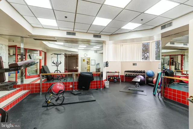 $850,000 | 2121 Jamieson Avenue, Unit 401, Alexandria, VA 22314