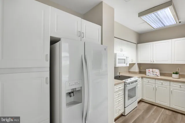 $850,000 | 2121 Jamieson Avenue, Unit 401, Alexandria, VA 22314