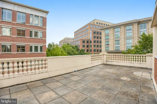 $850,000 | 2121 Jamieson Avenue, Unit 401, Alexandria, VA 22314