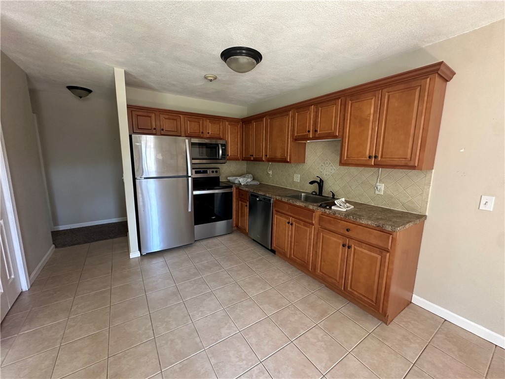 400 New River Road, Unit 111 Lincoln, RI 02838 - Photo 3 of 12