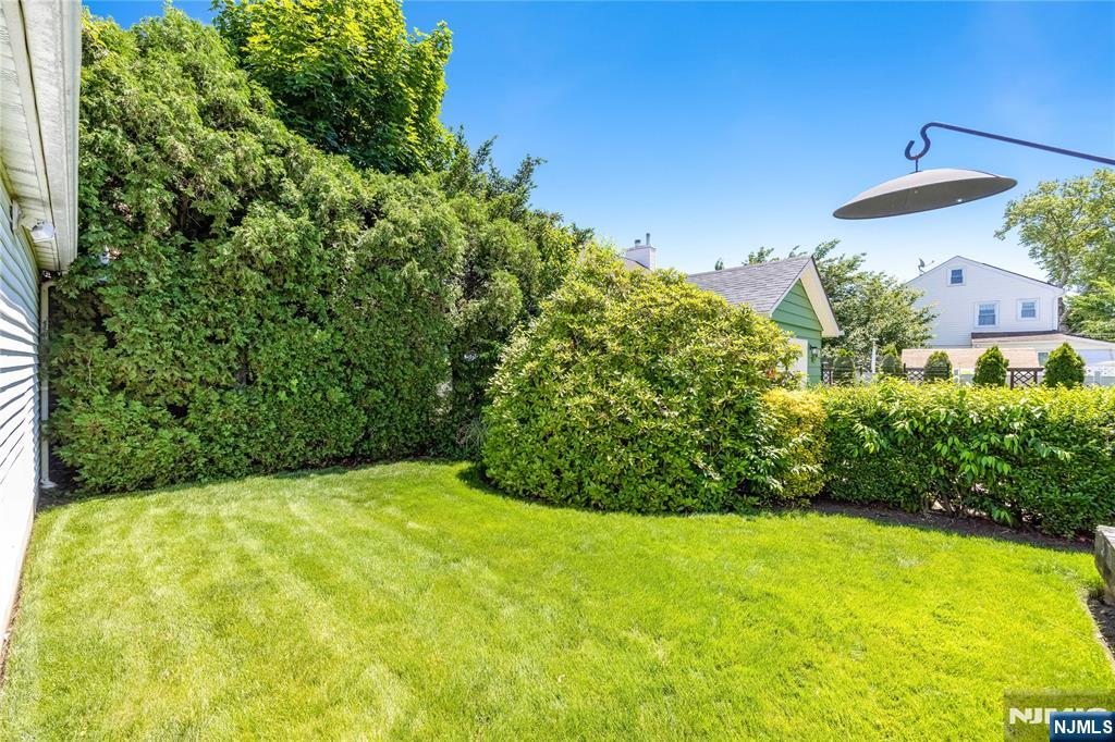 447 Sussex Road Wood-Ridge, NJ 07075 - Photo 14 of 23