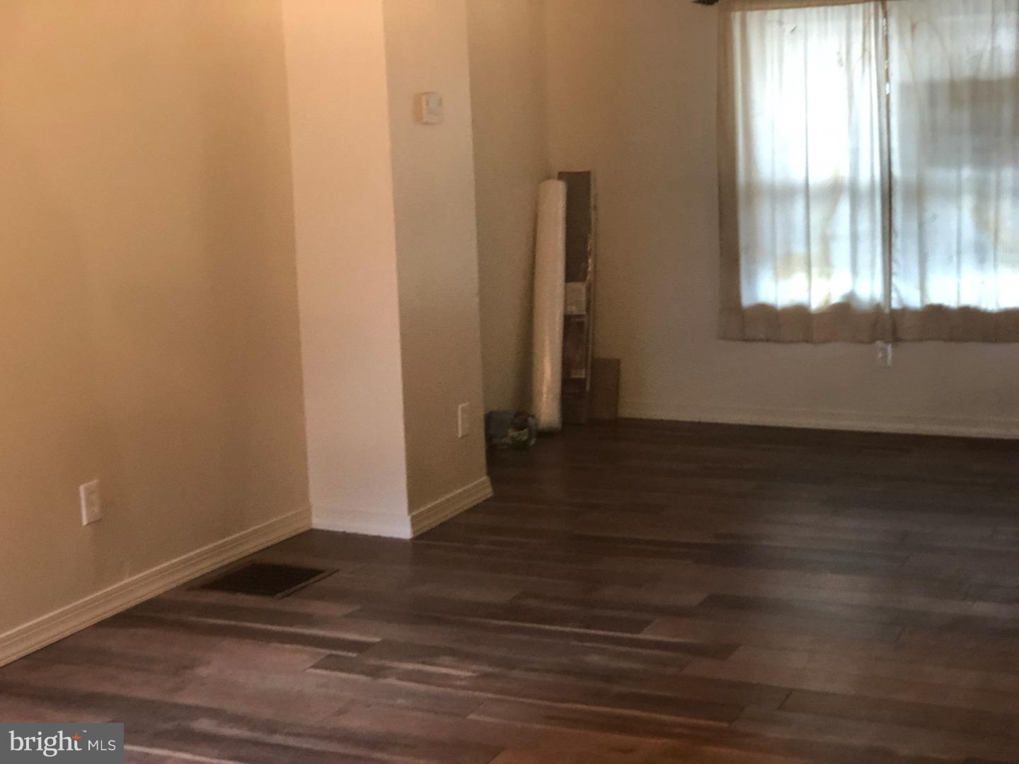 6158 Reedland Street Philadelphia, PA 19142 - Photo 9 of 11 Living Room