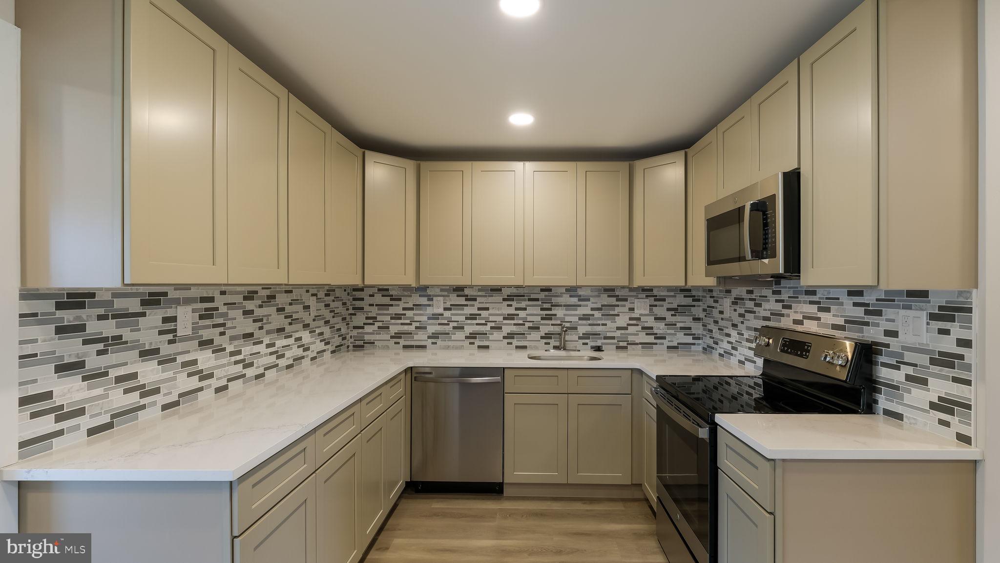 27 Mayflower Road Levittown, PA 19056 - Photo 5 of 23 Gallery Image 5
