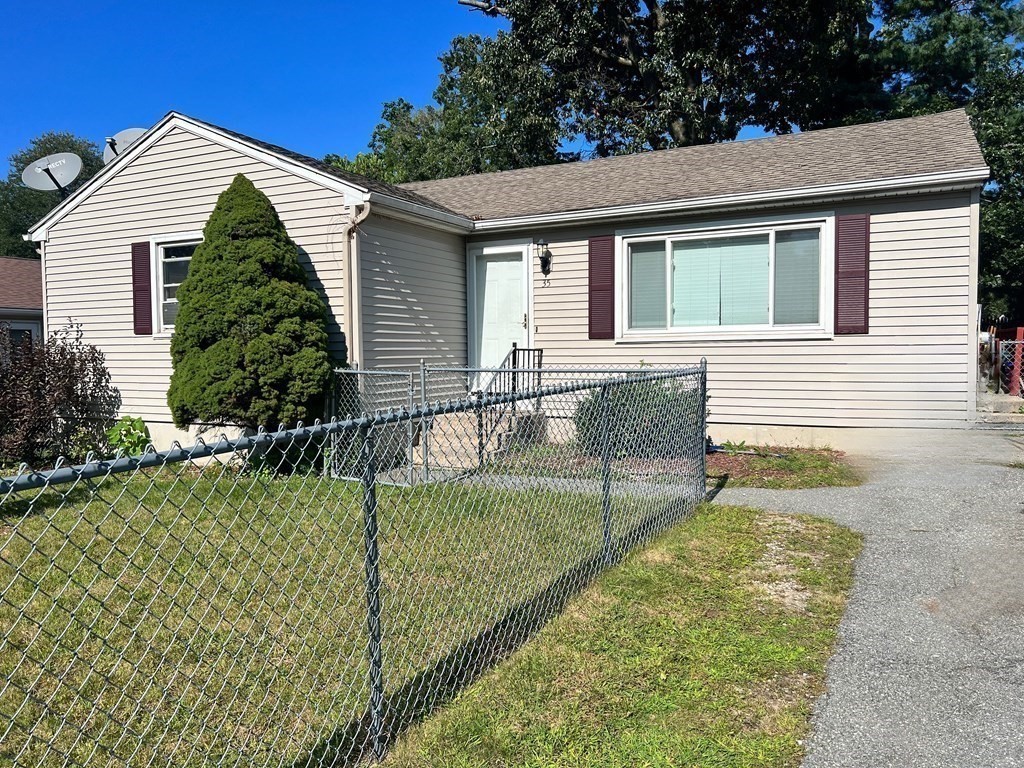 35 Gladstone Street Springfield, MA 01109 - Photo 17 of 17 Gallery Image 17