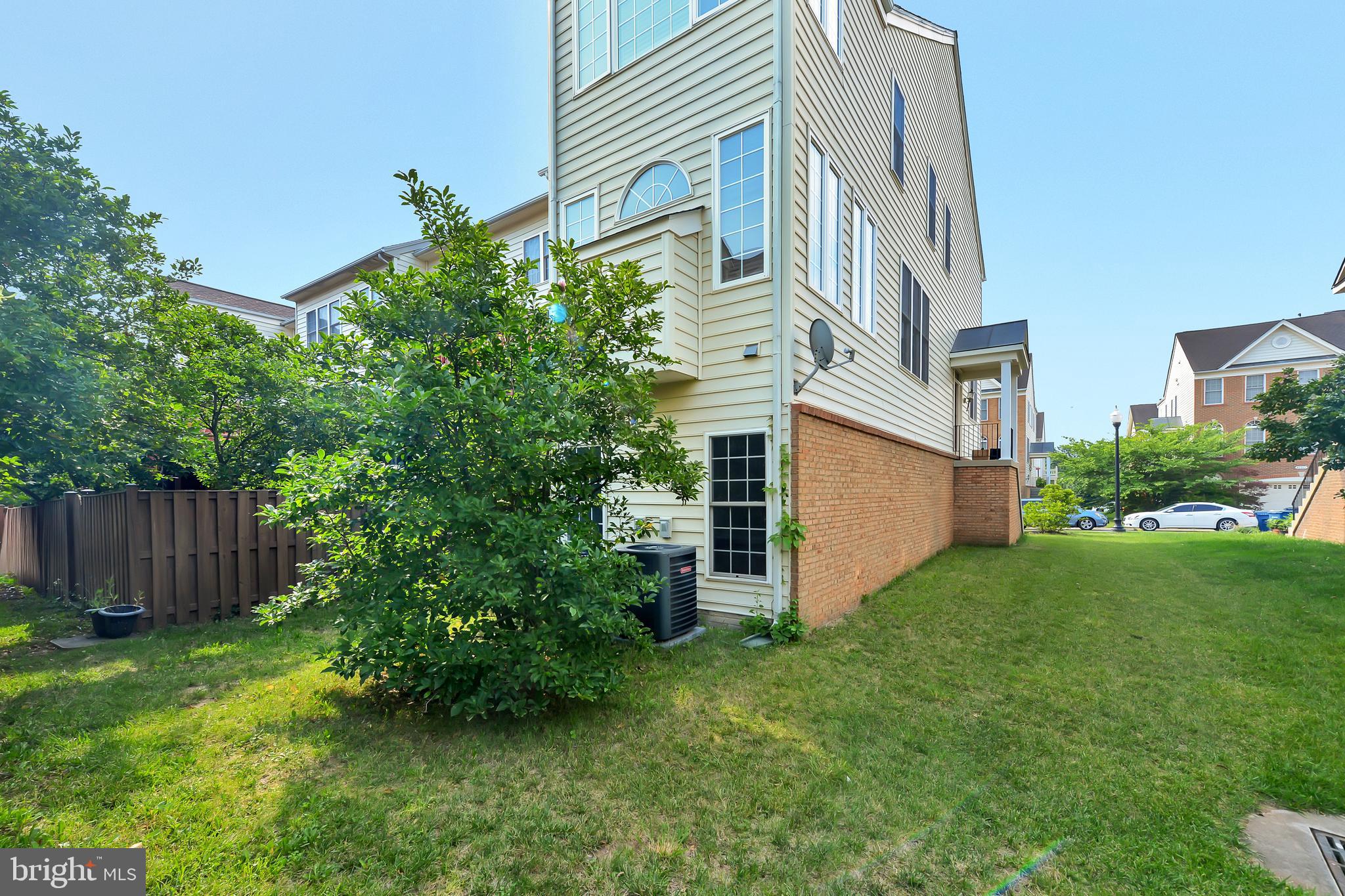42704 Sandman Terrace South Riding, VA 20152 - Photo 4 of 47 Gallery Image 4