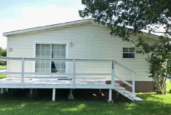 $100,100 | 209 4th Street, Valley View, TX 76272