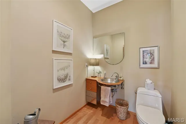 $515,000 | 6252 North Lakeshore Drive, Byrnes Mill, MO 63051