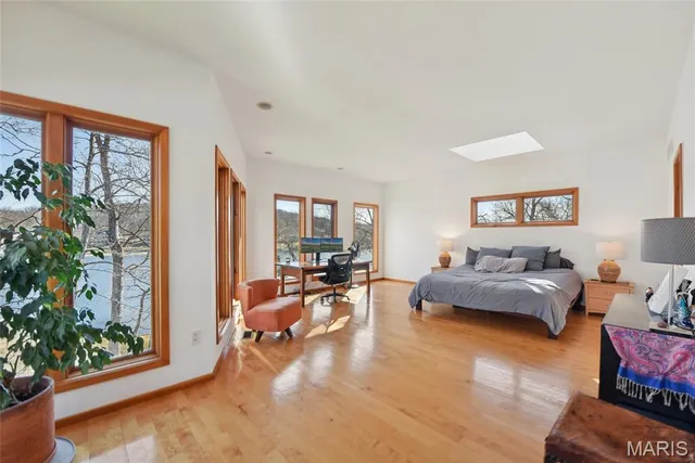 $515,000 | 6252 North Lakeshore Drive, Byrnes Mill, MO 63051