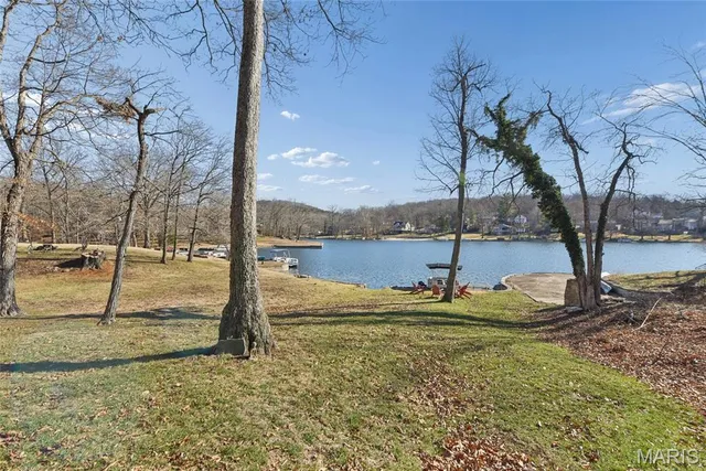 $515,000 | 6252 North Lakeshore Drive, Byrnes Mill, MO 63051