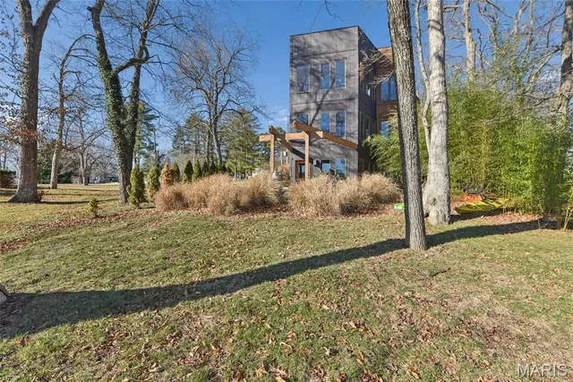 $515,000 | 6252 North Lakeshore Drive, Byrnes Mill, MO 63051