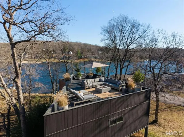 $515,000 | 6252 North Lakeshore Drive, Byrnes Mill, MO 63051