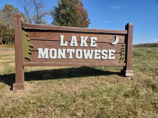 $499,900 | 6252 North Lakeshore Drive, Byrnes Mill, MO 63051