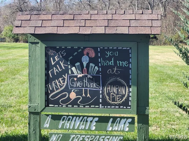 $515,000 | 6252 North Lakeshore Drive, Byrnes Mill, MO 63051