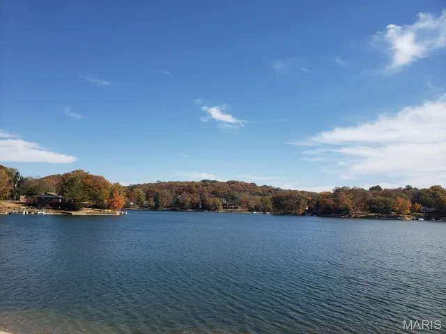 $499,900 | 6252 North Lakeshore Drive, Byrnes Mill, MO 63051