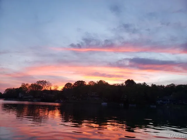 $515,000 | 6252 North Lakeshore Drive, Byrnes Mill, MO 63051