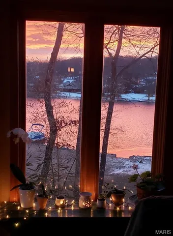 $515,000 | 6252 North Lakeshore Drive, Byrnes Mill, MO 63051