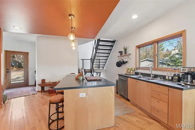 $499,900 | 6252 North Lakeshore Drive, Byrnes Mill, MO 63051