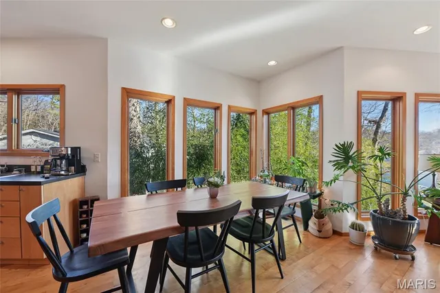 $499,900 | 6252 North Lakeshore Drive, Byrnes Mill, MO 63051